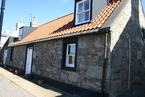 Seaside Cottage Cullen | Detached Harbourside Cottage, Sea Views, Sleeps 6