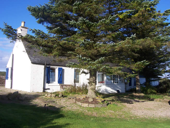 Self Catering Dunnet Head | Remote detached Cottage sleeps 6, Stove, Jacuzzi bath, En Suite, Sauna, Conservatory, Best place to see the Northern Lights
