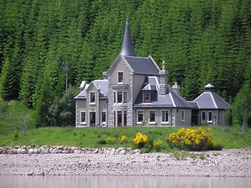 Scottish Lochside Holiday Lodge Accommodation