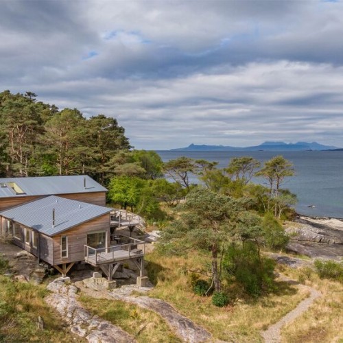 Fort William Luxury Cabin with Hot Tub