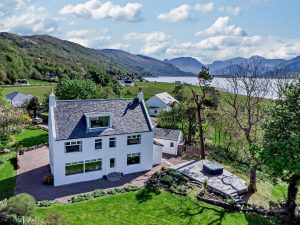 Fort William Lochside Lodge with Hot Tub