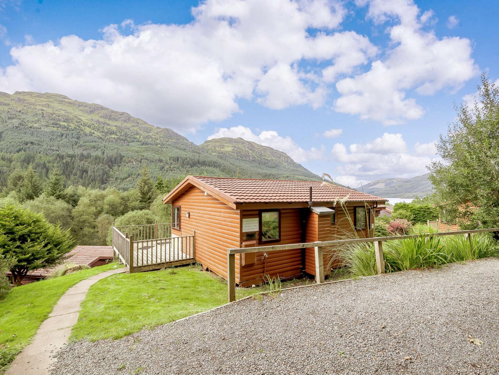 Loch Eck Argyll Cabin with Hot Tub